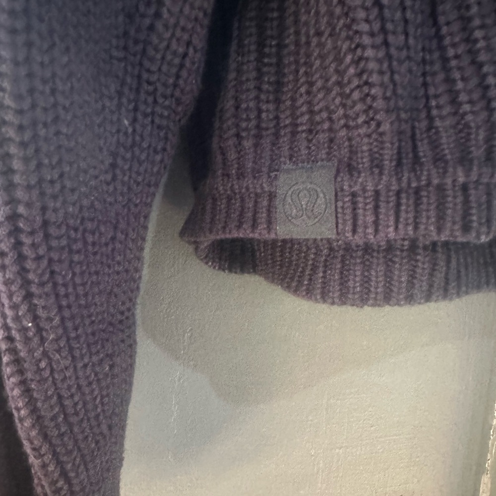 Lululemon Sweater - 8 - Navy - Picture 4 of 5